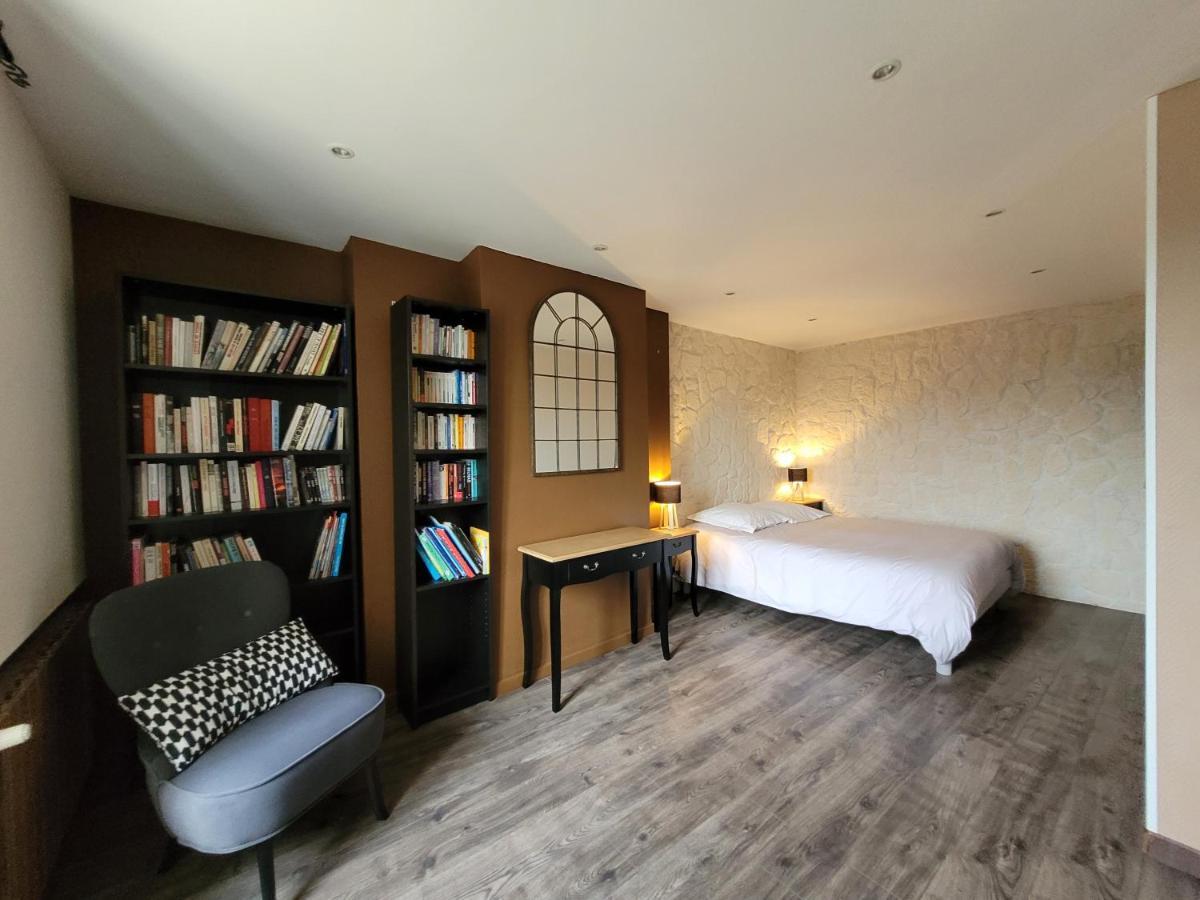 Les Bords De Loire Apartamento Veuves Exterior foto